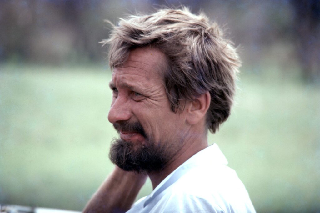 Why study baboons on foot 8 CurtBusse Okavango0088