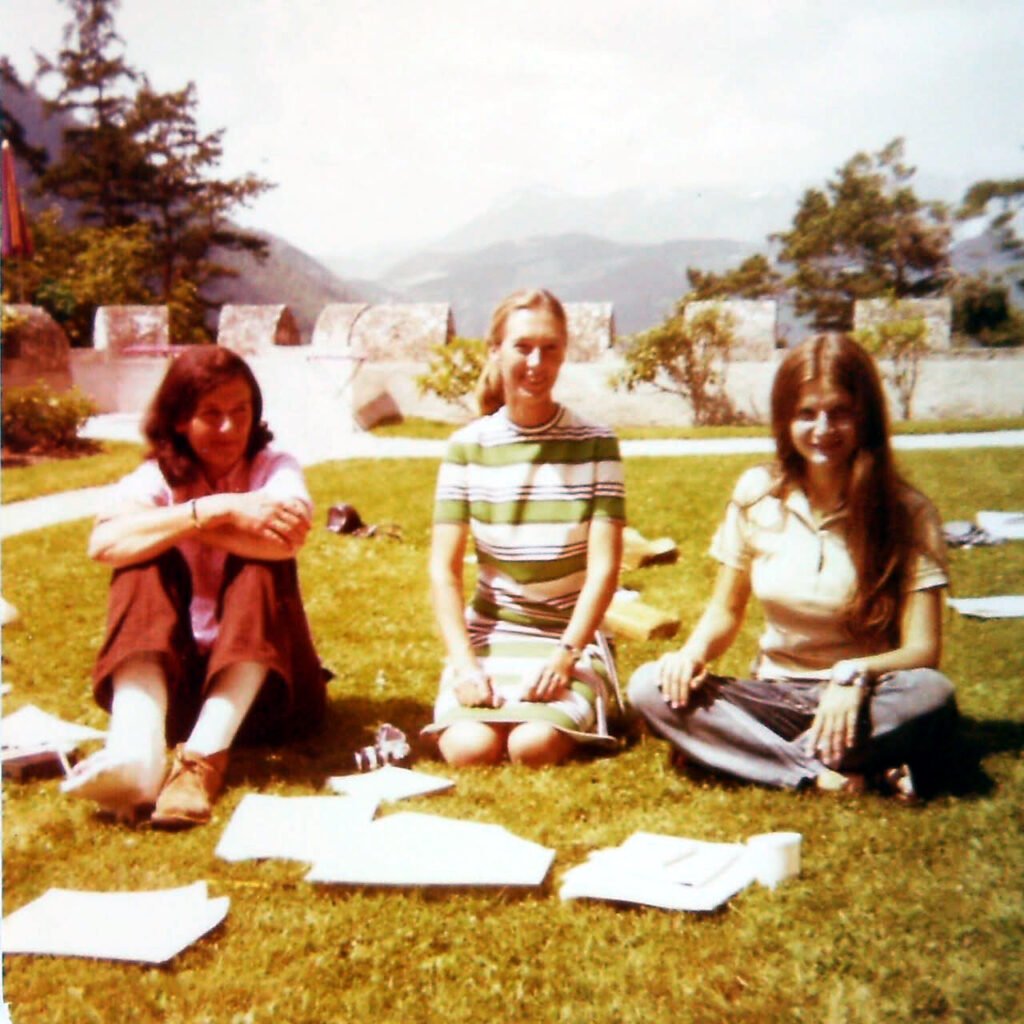 Chimpanzee Intergroup Conflict 5 Dian Fossey, Jane Goodall, and Biruté Galdikas in 1974.